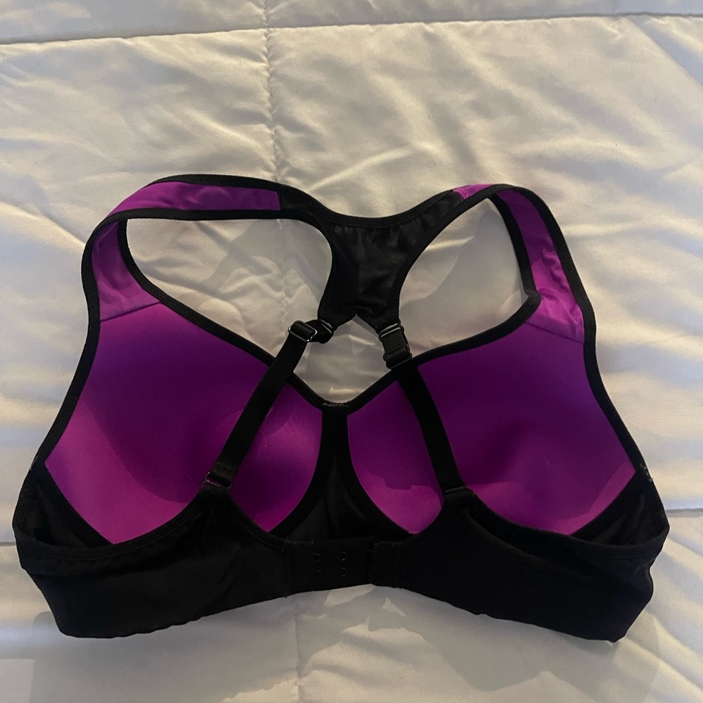women’s razerback nike sports bra